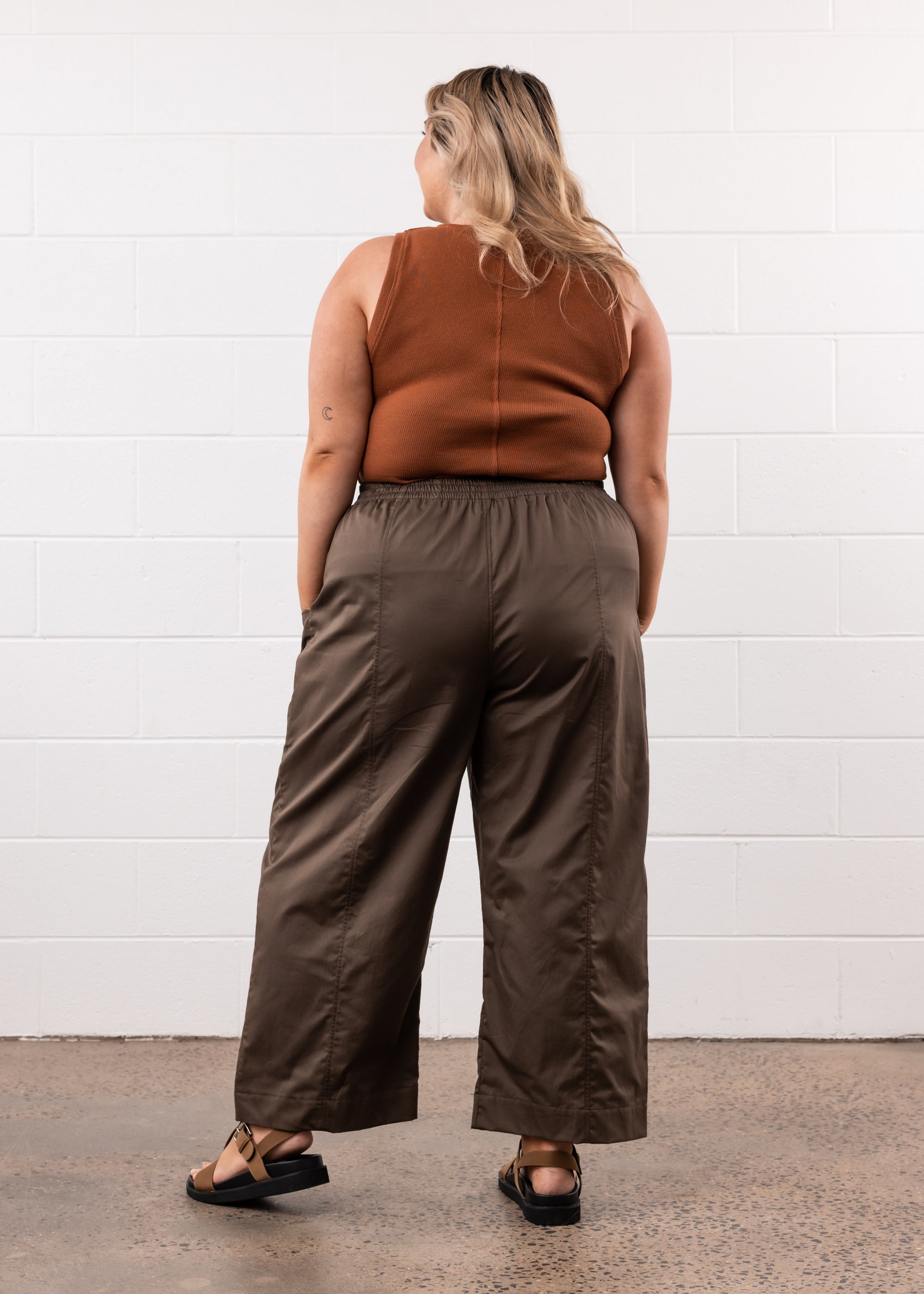 Core Pant in Khaki