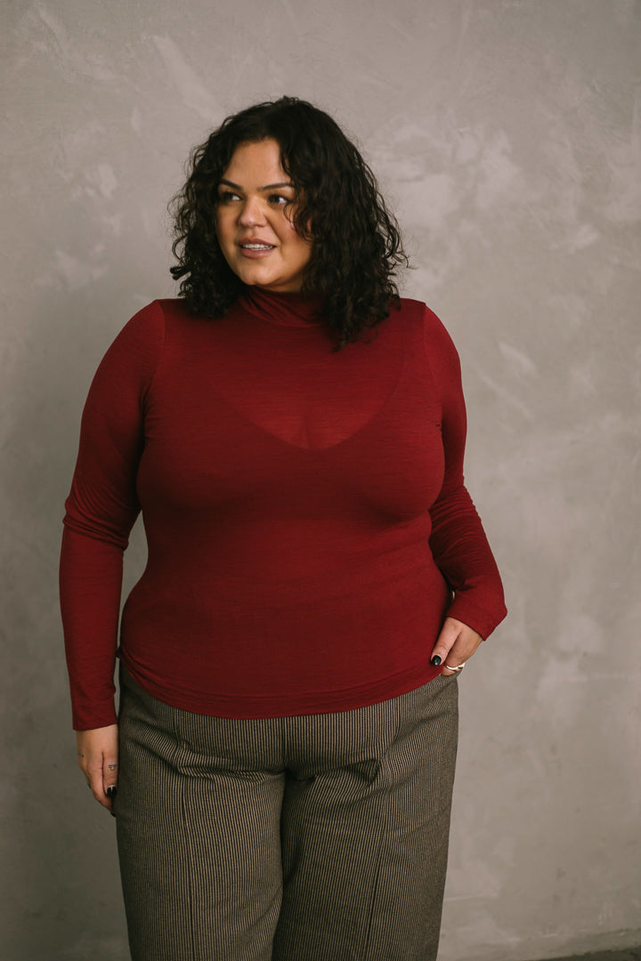 Merino Turtleneck in Crimson
