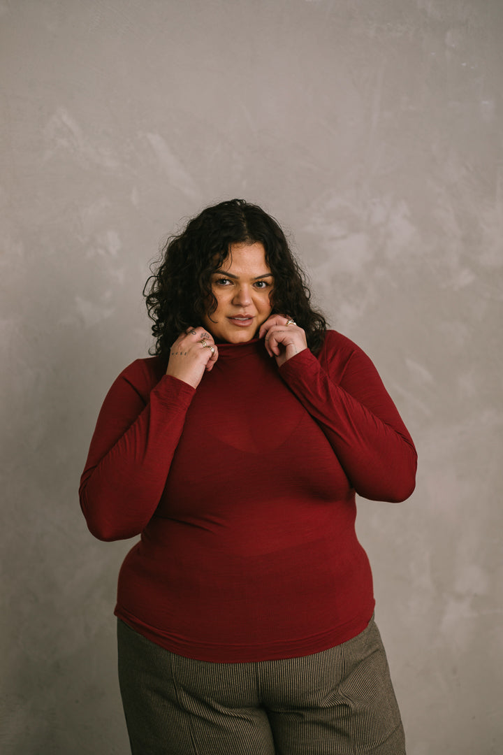 Merino Turtleneck in Crimson