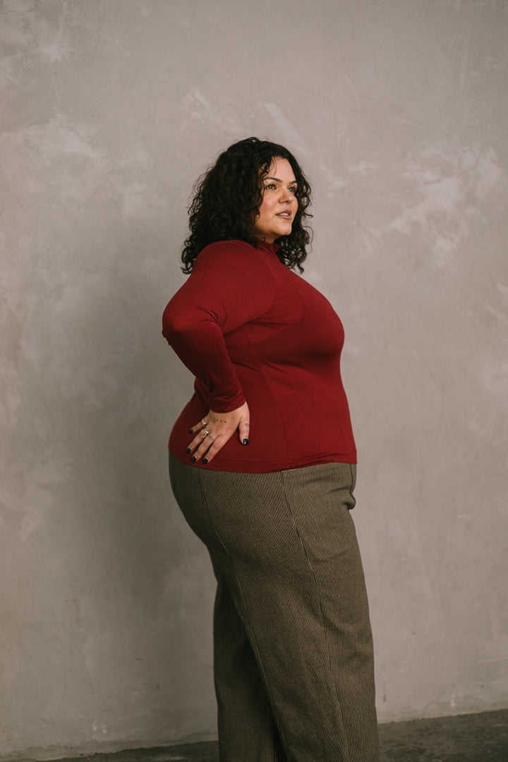 Merino Turtleneck in Crimson