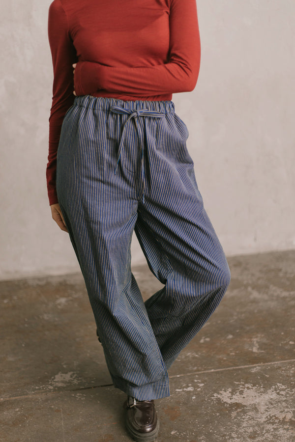 Ease Pant in Shadow Stripe