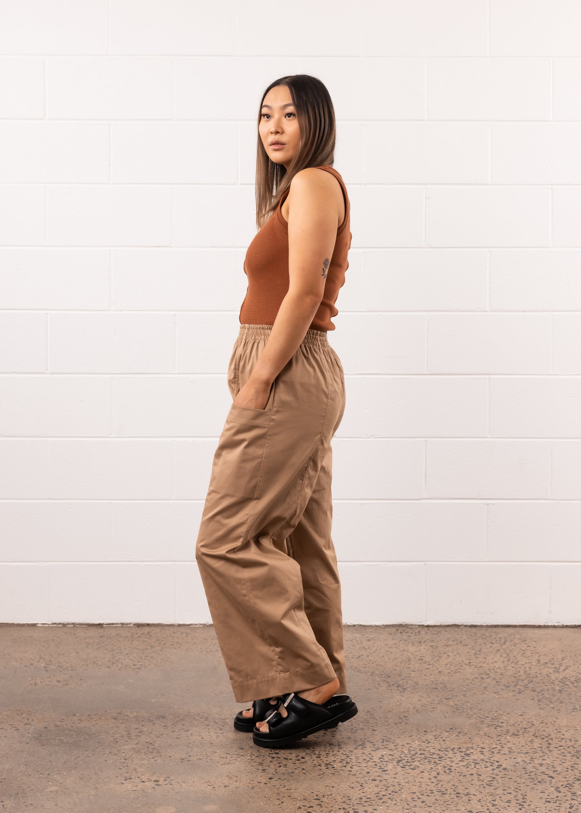 Core Pant in Tan