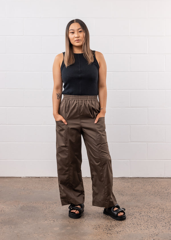 Core Pant in Khaki
