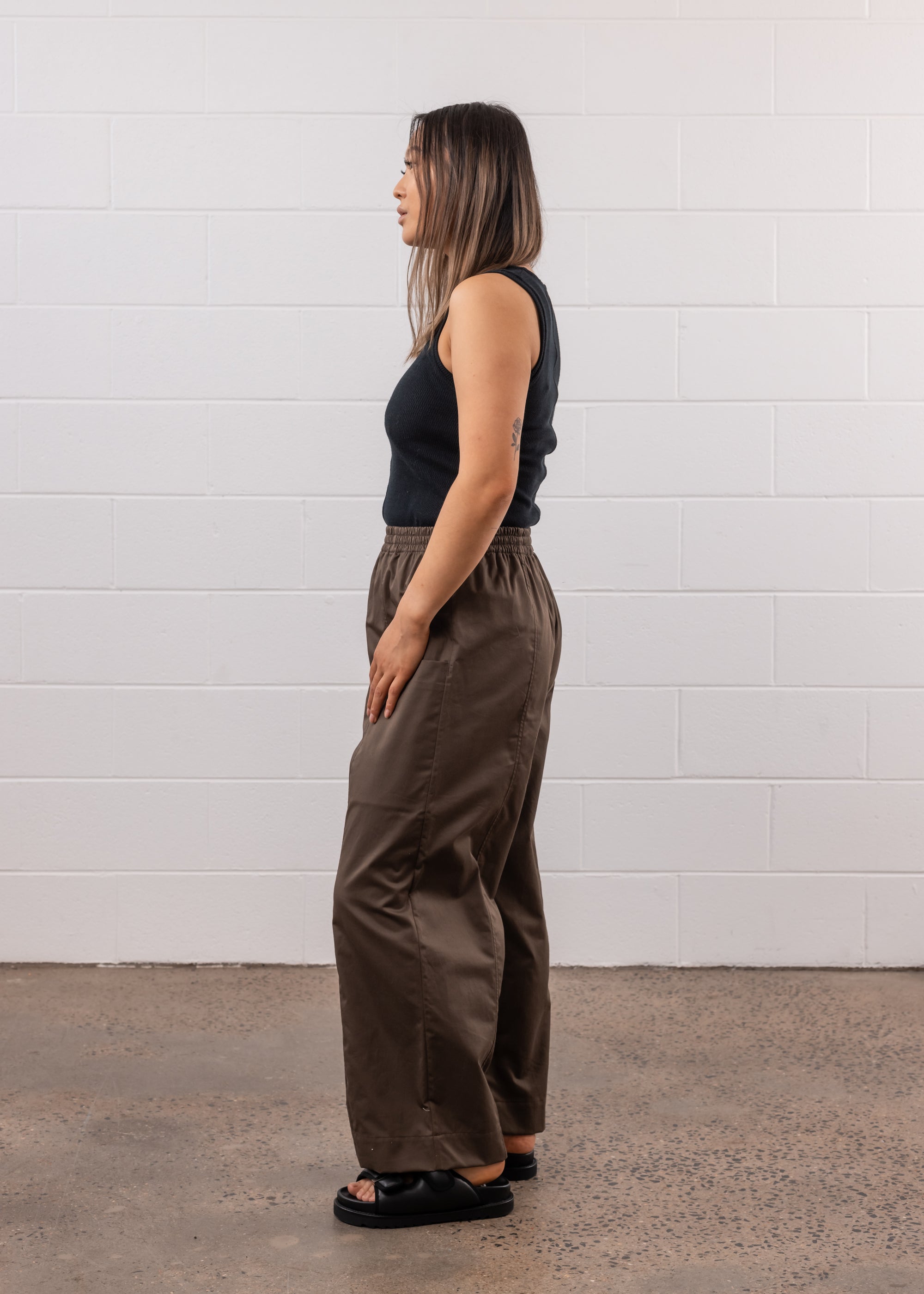 Core Pant in Khaki