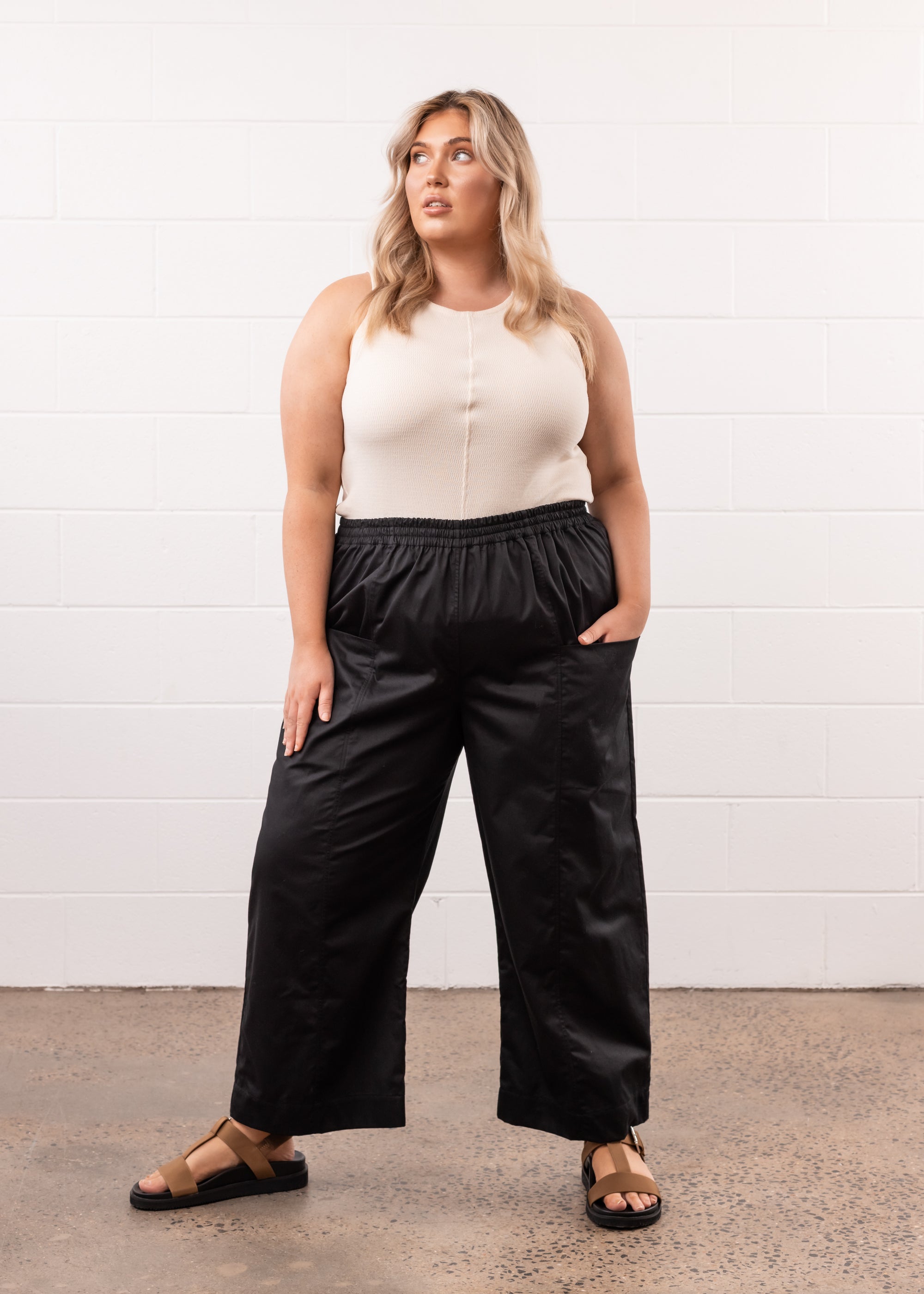 Core Pant in Black