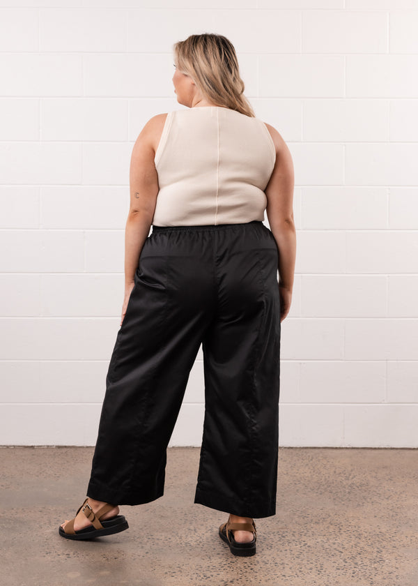 Core Pant in Black